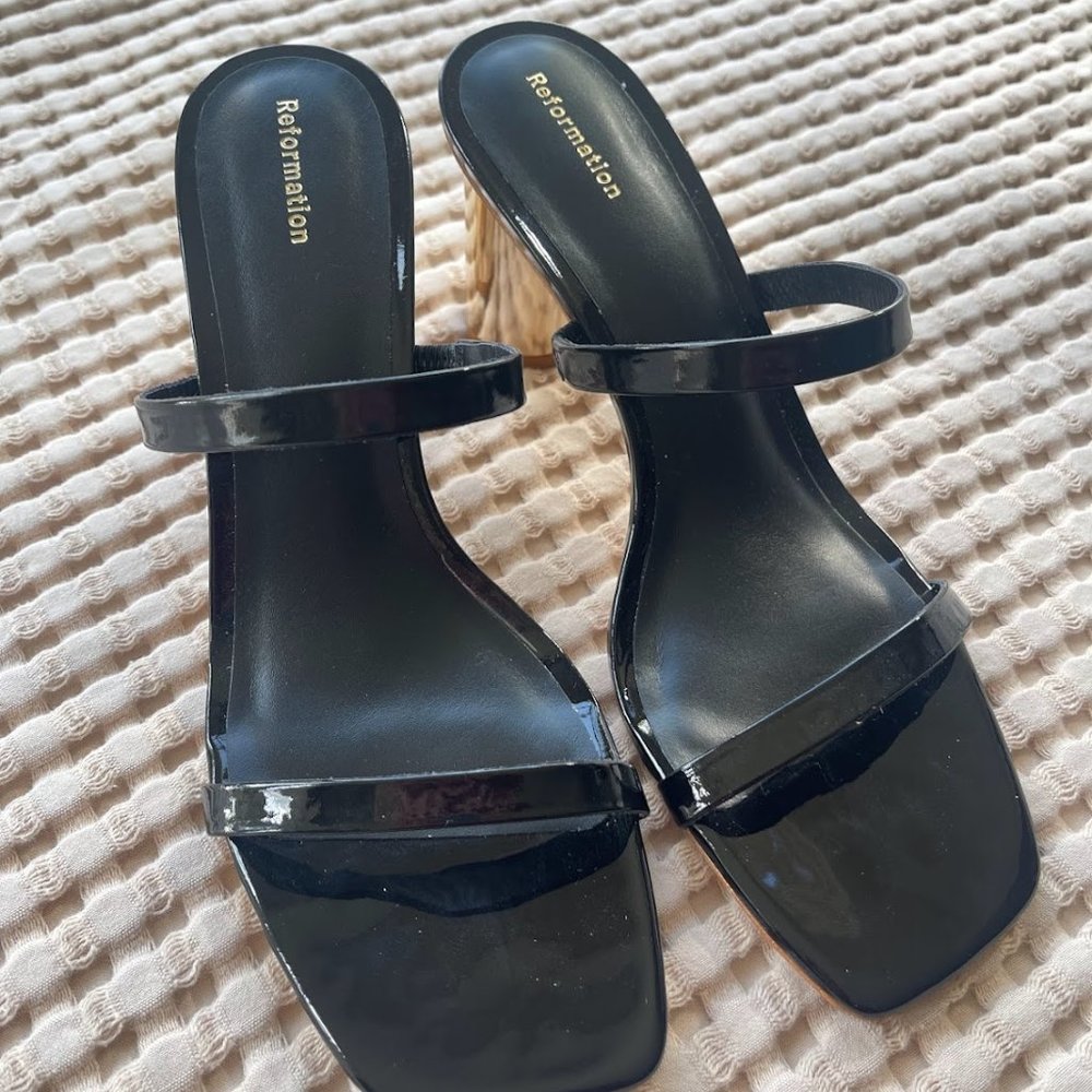 Reformation Maison Heeled Sandal in Black / Gold, Size 8.5